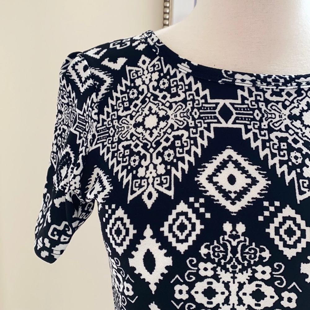 • Lularoe Amelia Dress •